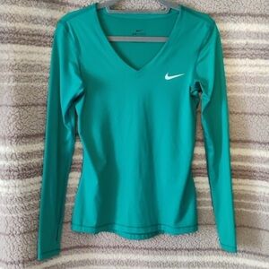Nike Drifit green vneck long sleeve top